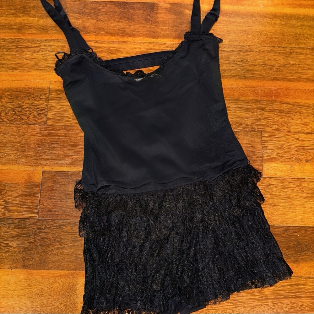 NWT - Edikted Bloomingdale’s Black Lace Ruffle Romper - Sz M - Picture 6 of 13